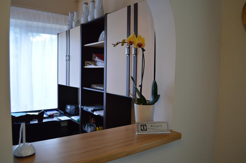 Bed and Breakfast Muskatli Panzio Дьёр Экстерьер фото