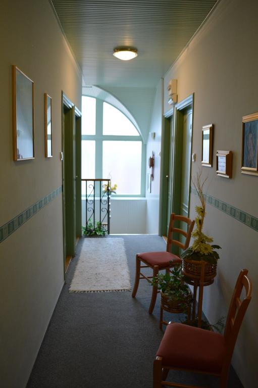 Bed and Breakfast Muskatli Panzio Дьёр Экстерьер фото