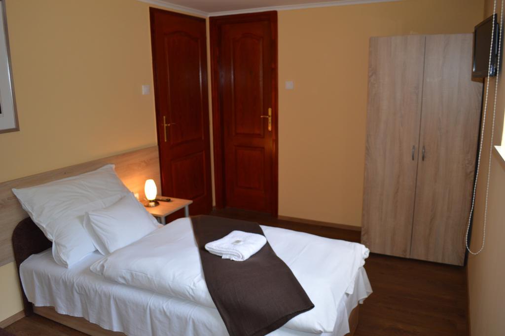 Bed and Breakfast Muskatli Panzio Дьёр Номер фото